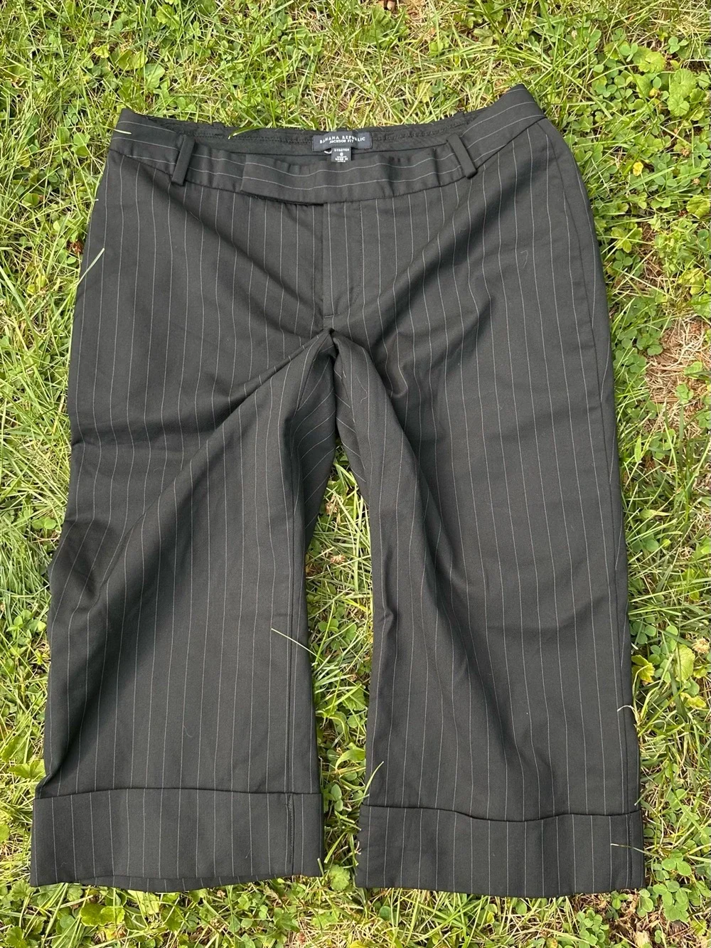 Y2K Office Siren Knee Length Black Pinstripe Woman’s Dress Pant Capri Wool Blend